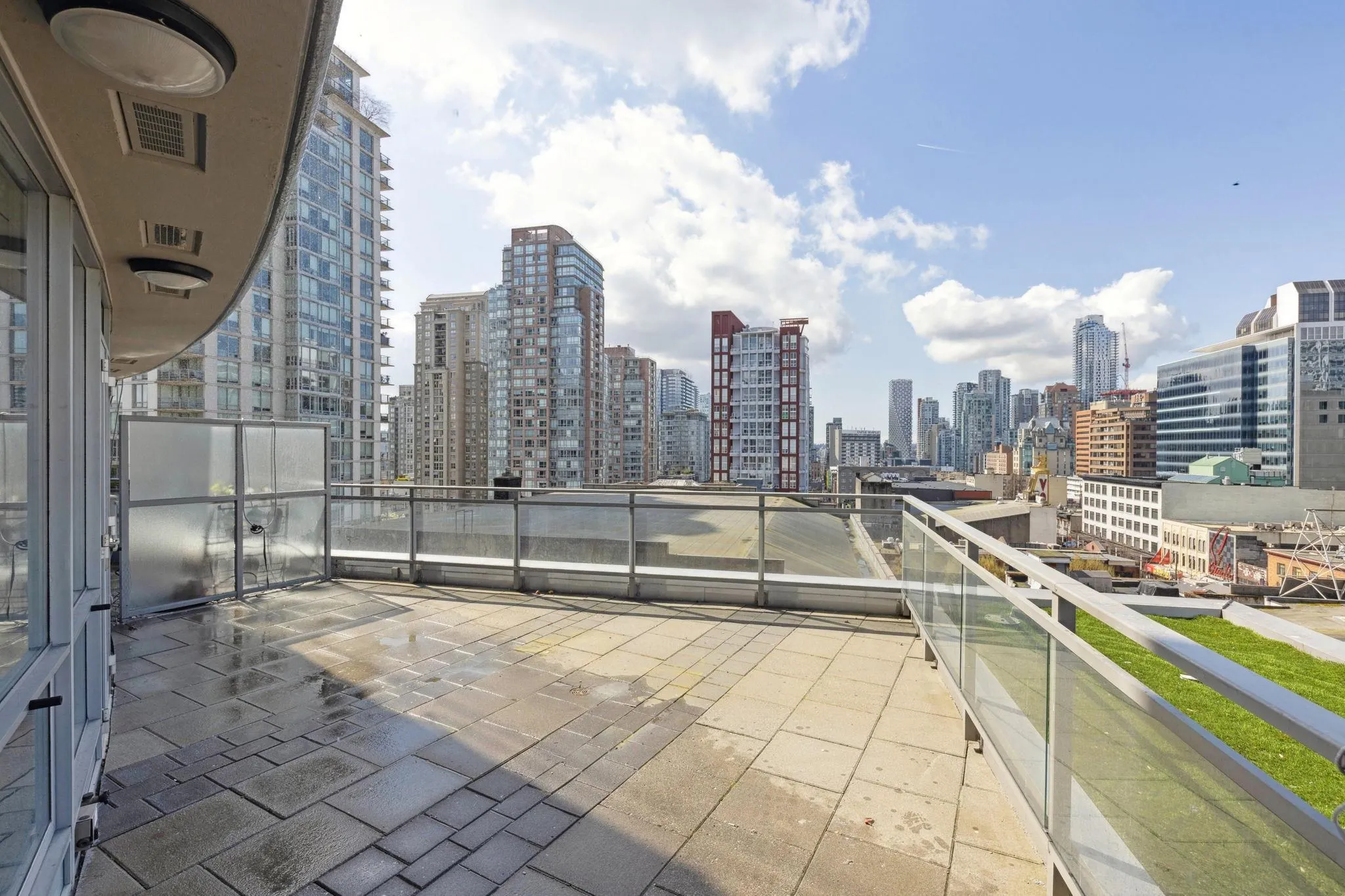 833 Seymour Street #806