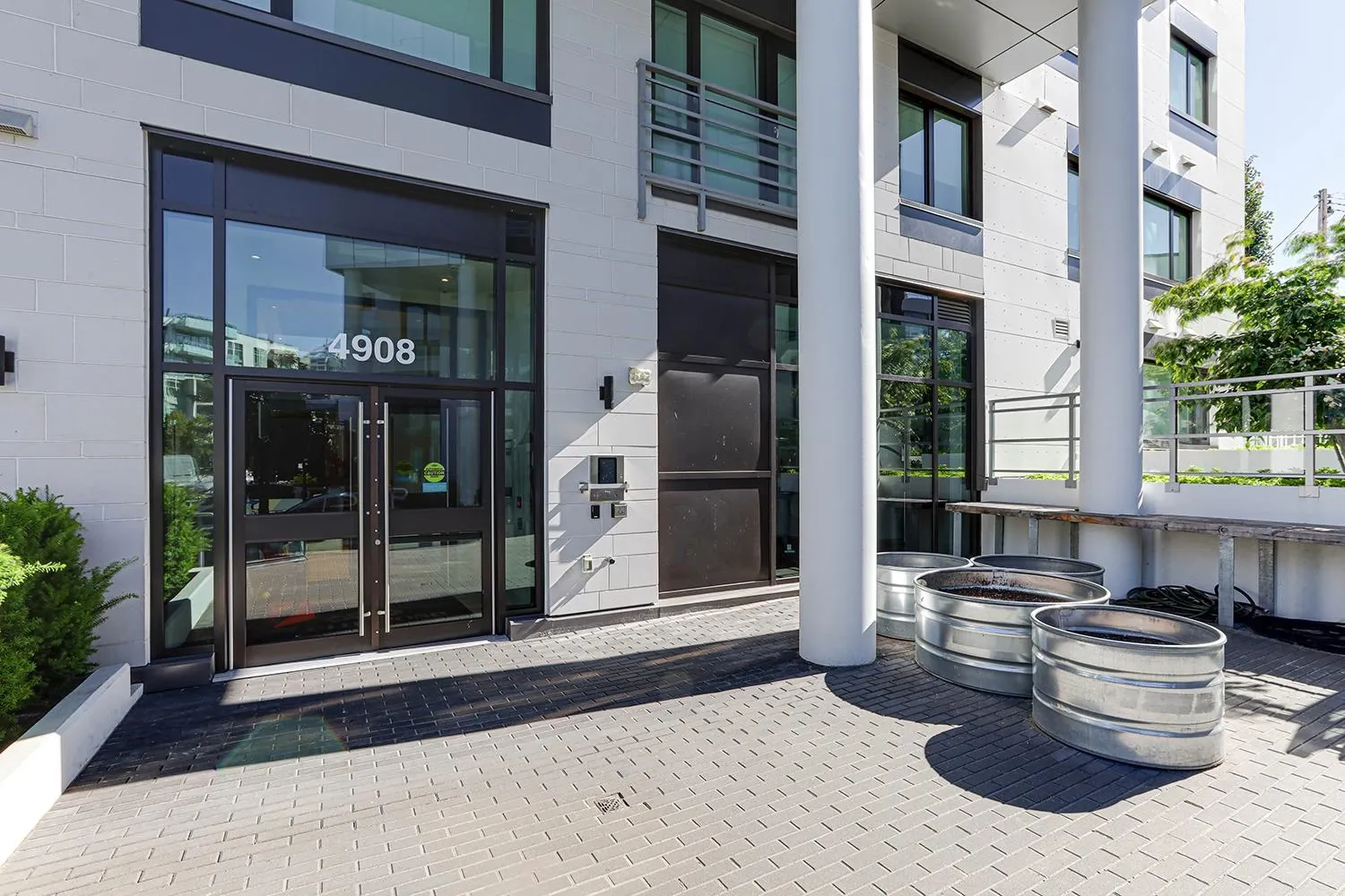4908 Cambie Street #404