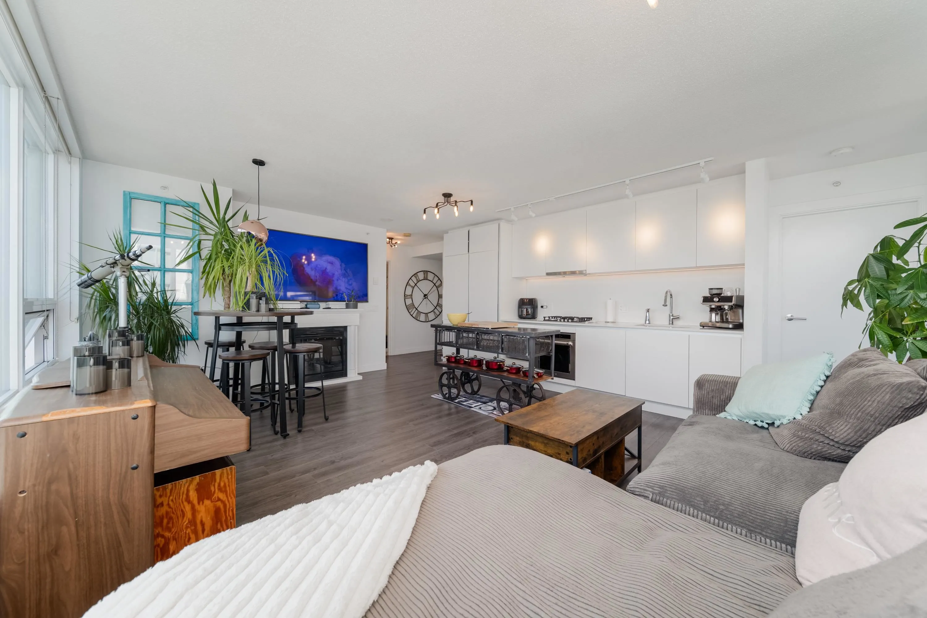 988 Quayside Drive #1709