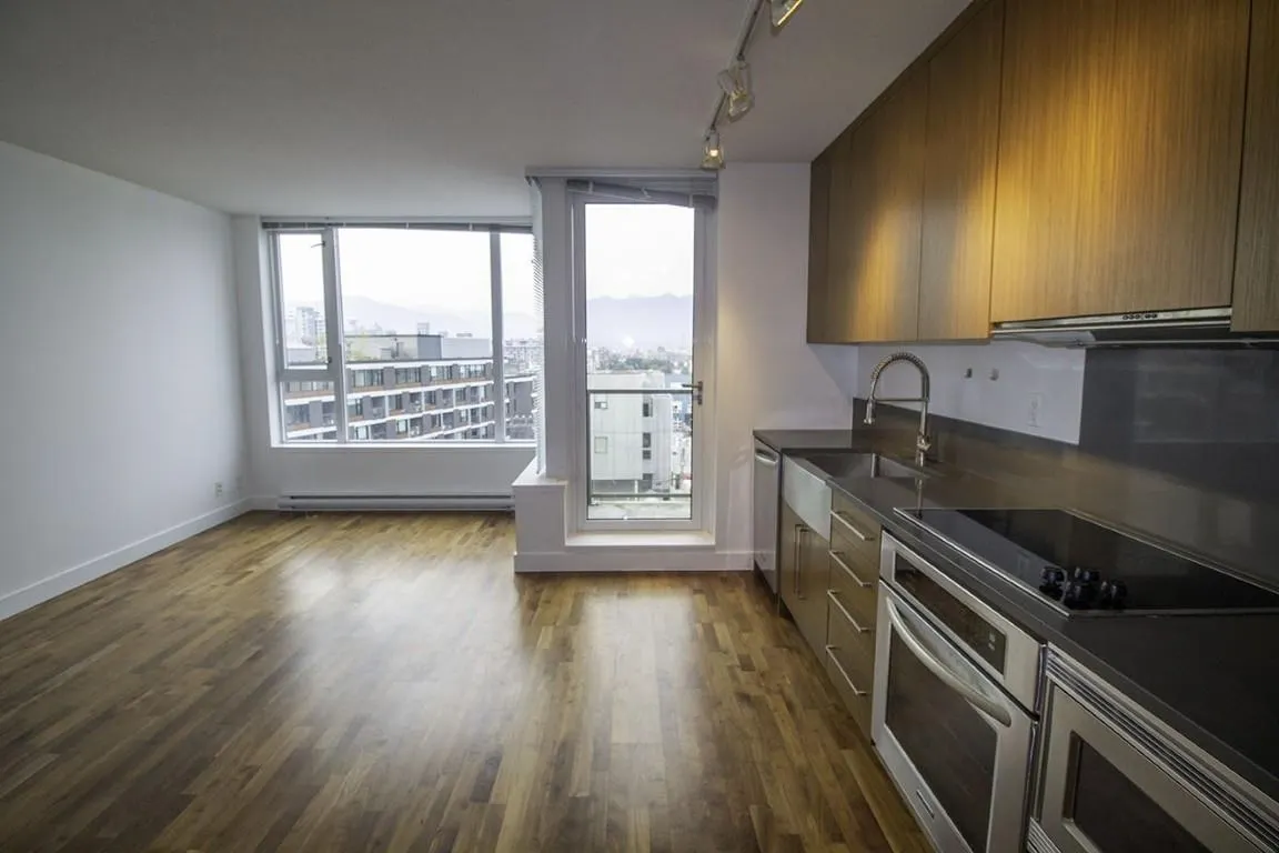 250 E 6 Avenue #803