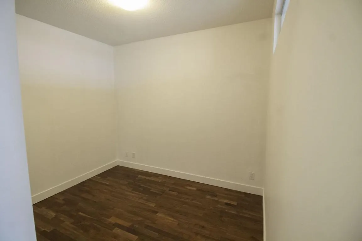 250 E 6 Avenue #803