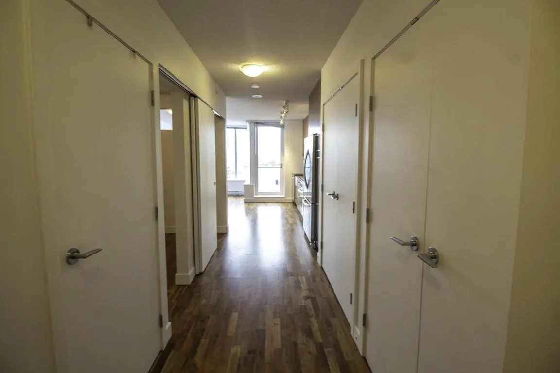 250 E 6 Avenue #803