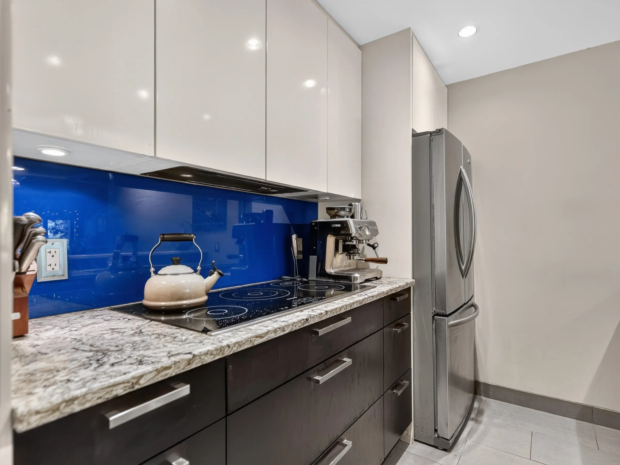 936 Bute Street #202