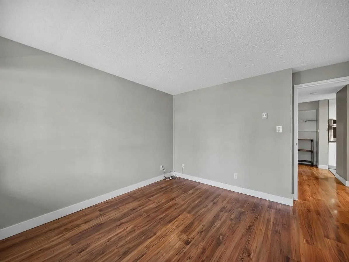 936 Bute Street #202