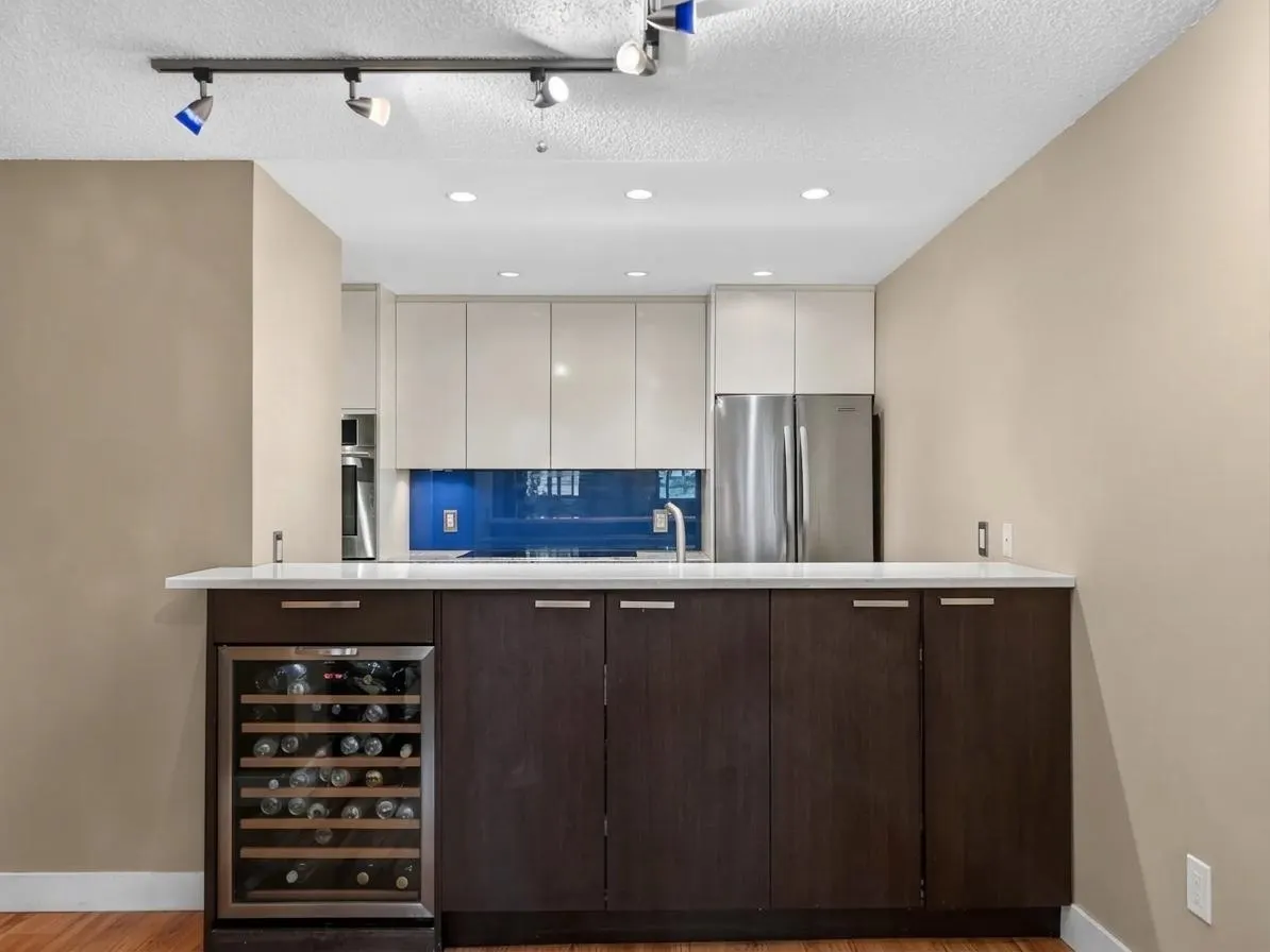 936 Bute Street #202