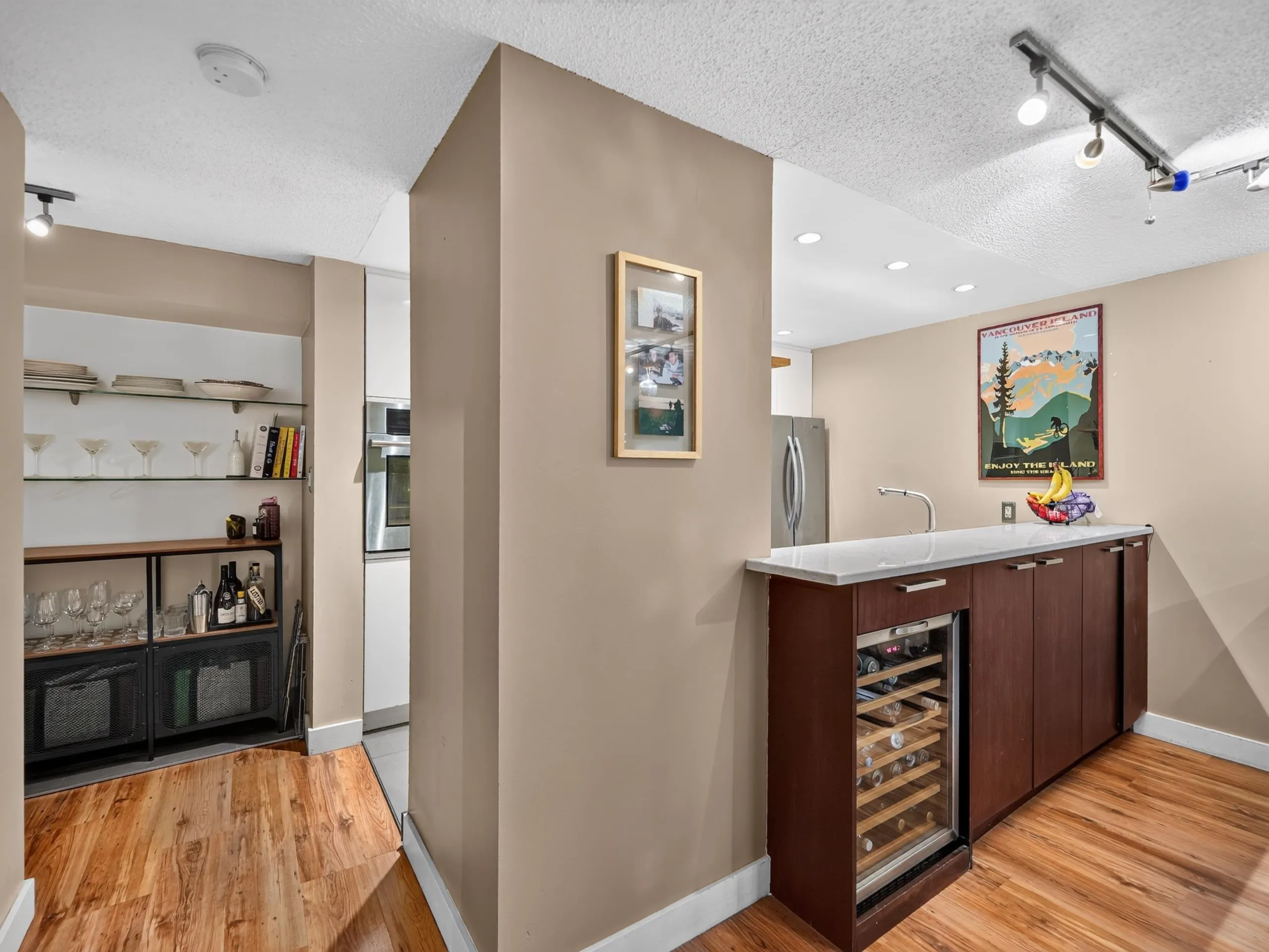 936 Bute Street #202