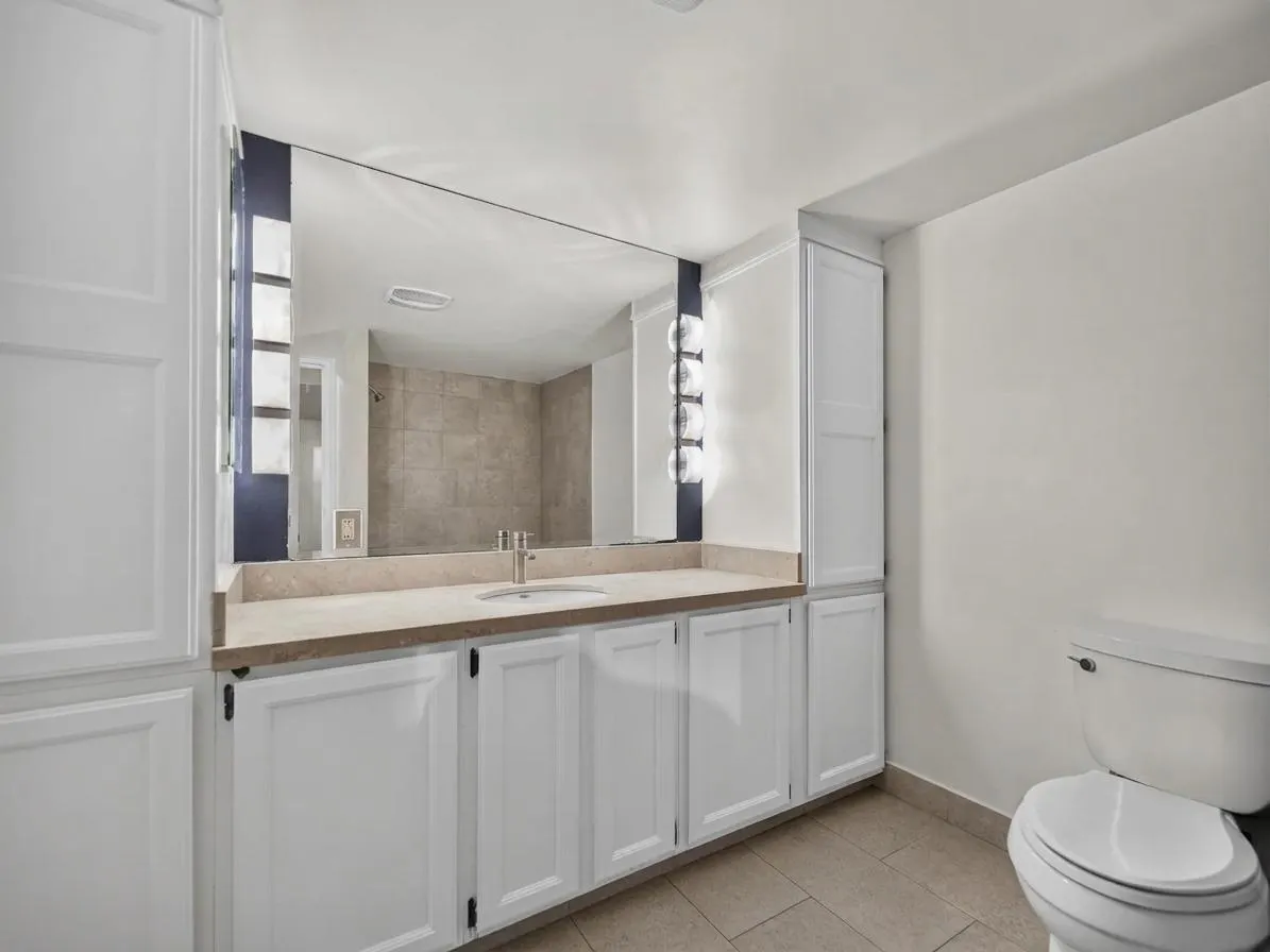 936 Bute Street #202