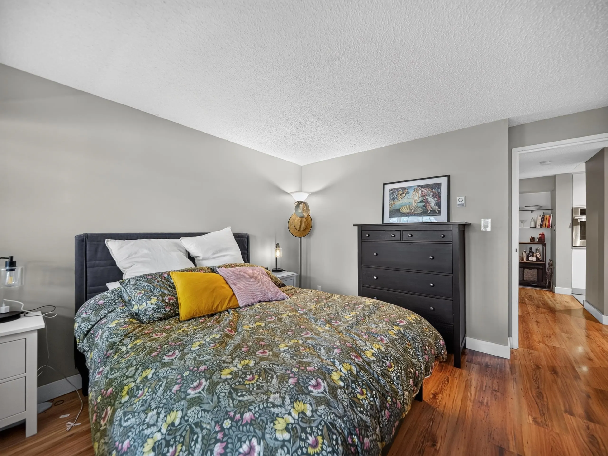 936 Bute Street #202