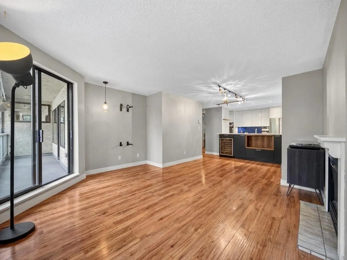 936 Bute Street #202