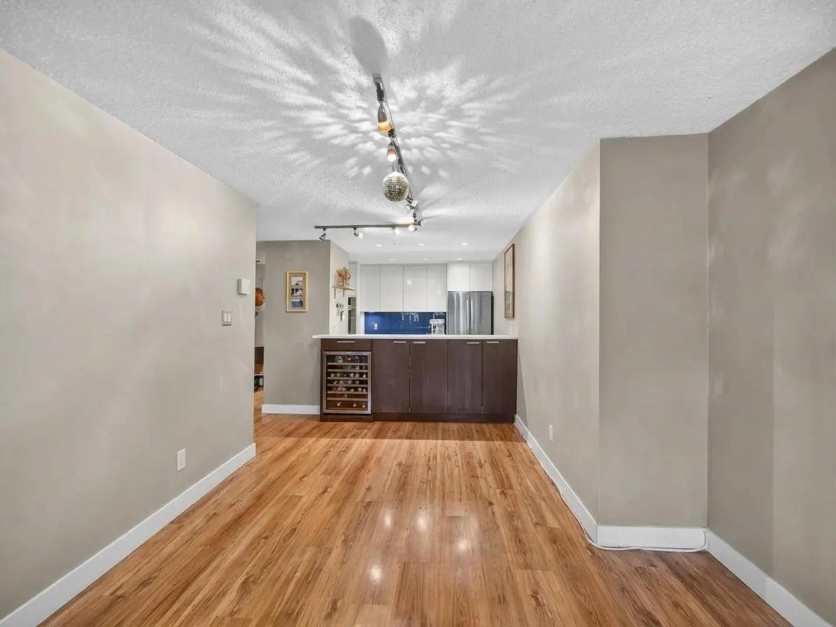 936 Bute Street #202