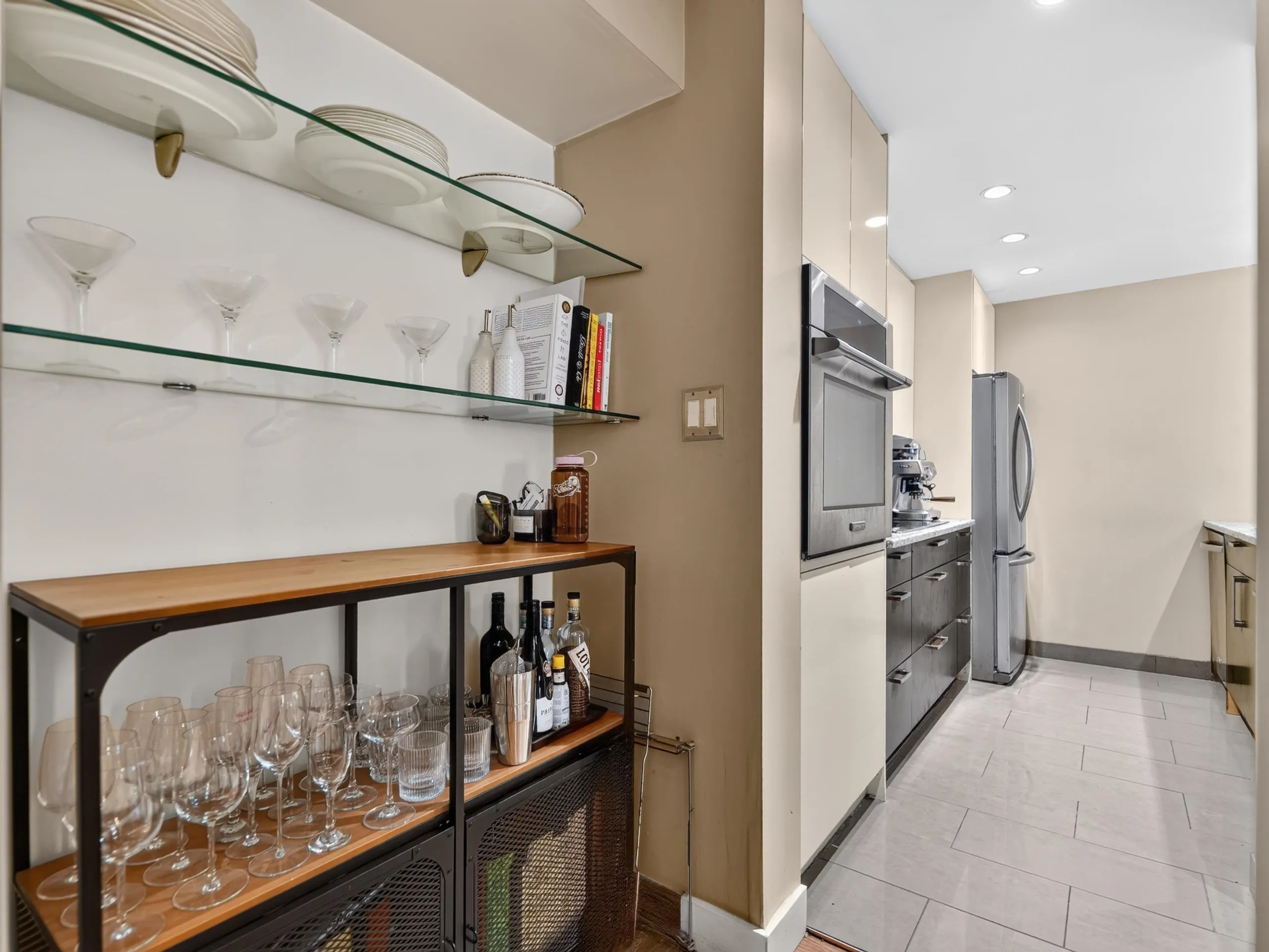 936 Bute Street #202