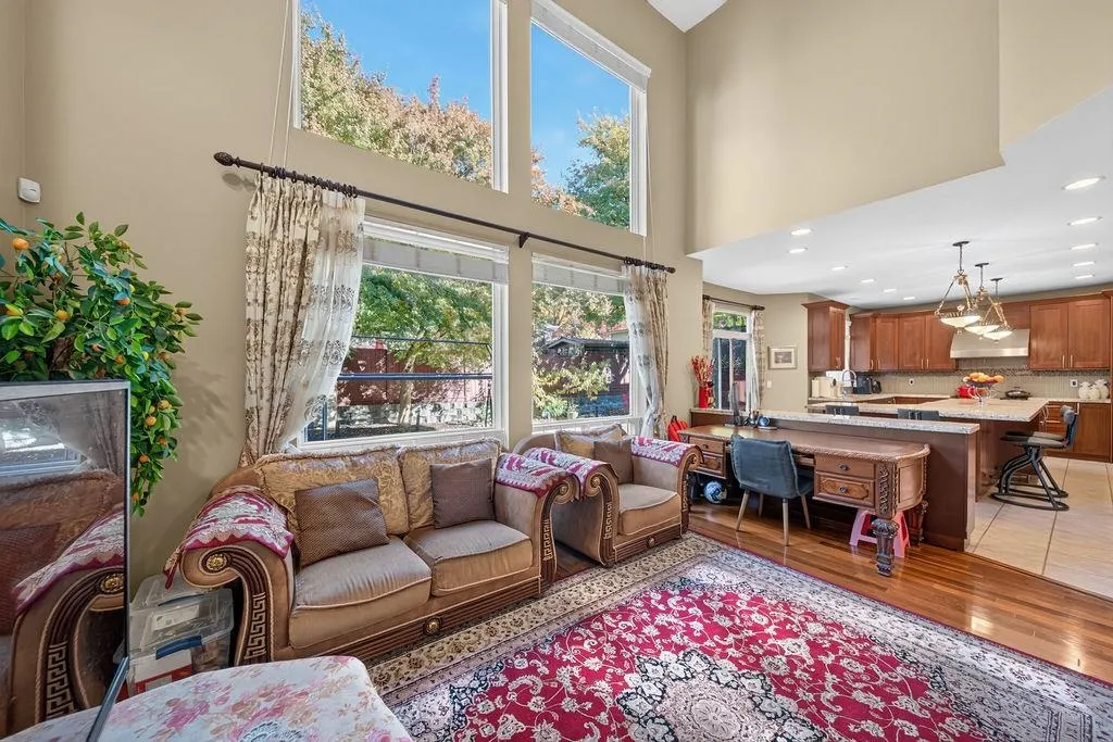246 Parkside Drive