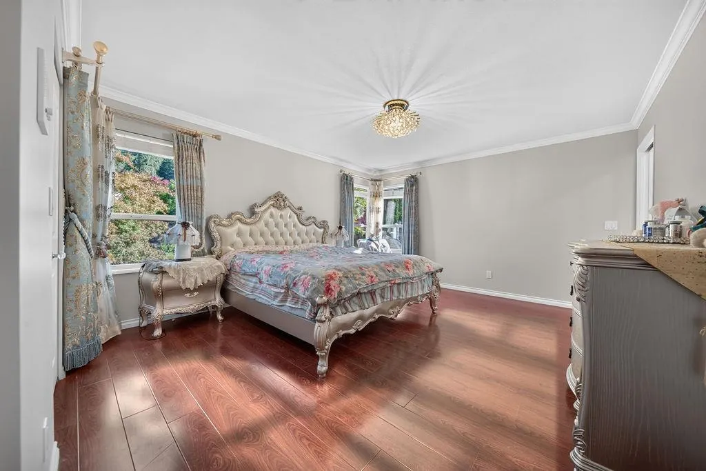 246 Parkside Drive