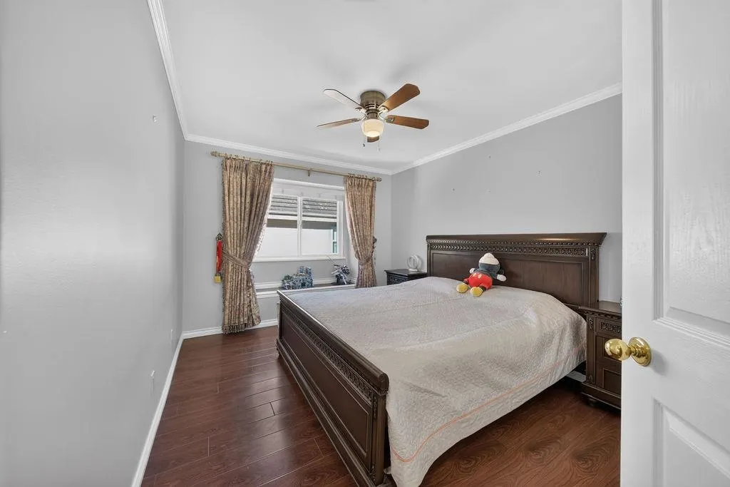 246 Parkside Drive