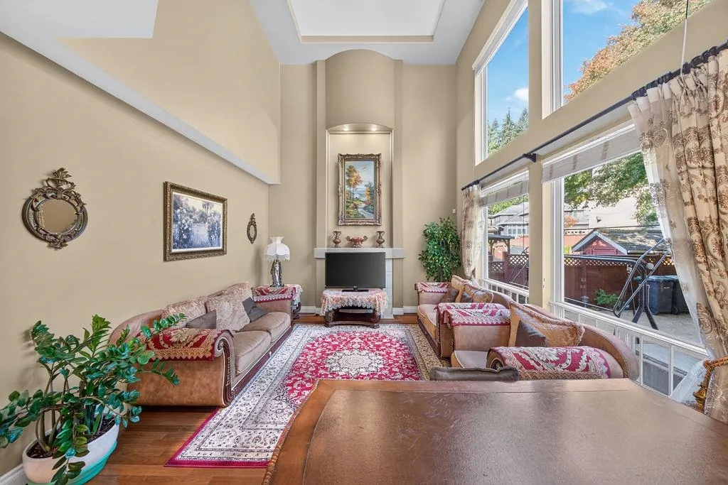 246 Parkside Drive