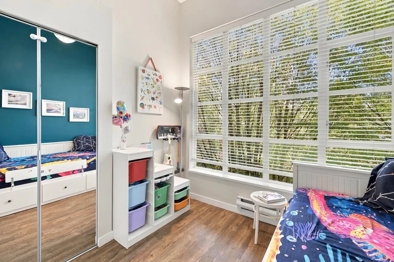 137 E 1st Street #401
