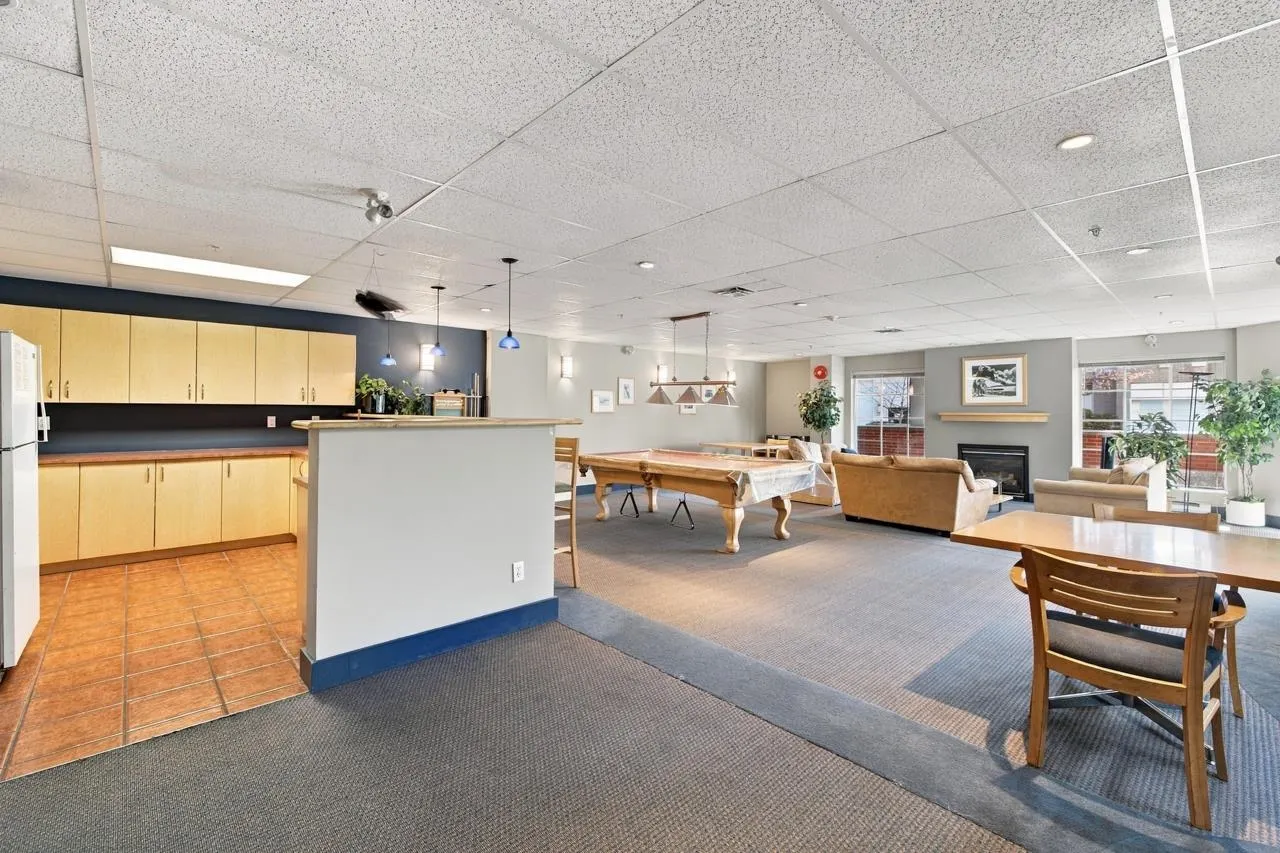 137 E 1st Street #401