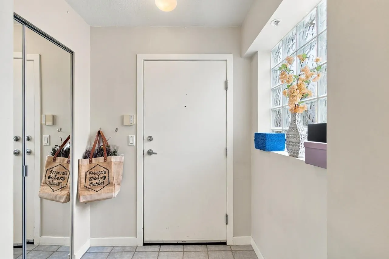 137 E 1st Street #401