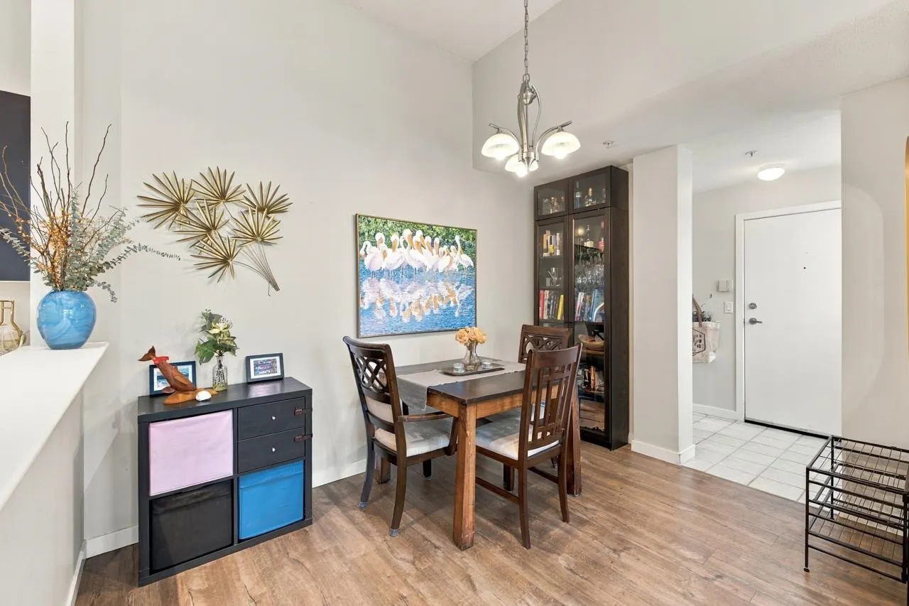 137 E 1st Street #401