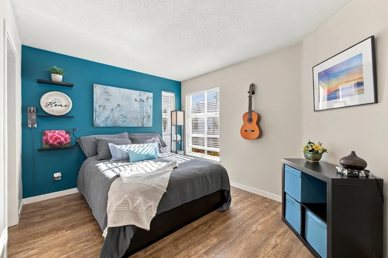 137 E 1st Street #401