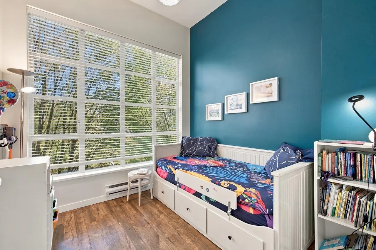 137 E 1st Street #401