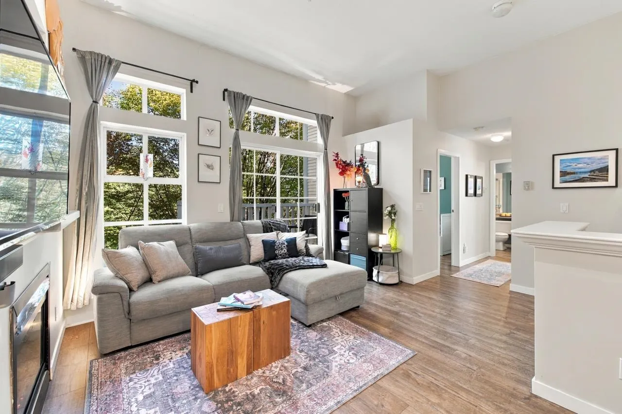 137 E 1st Street #401