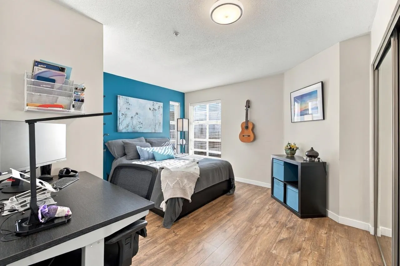 137 E 1st Street #401
