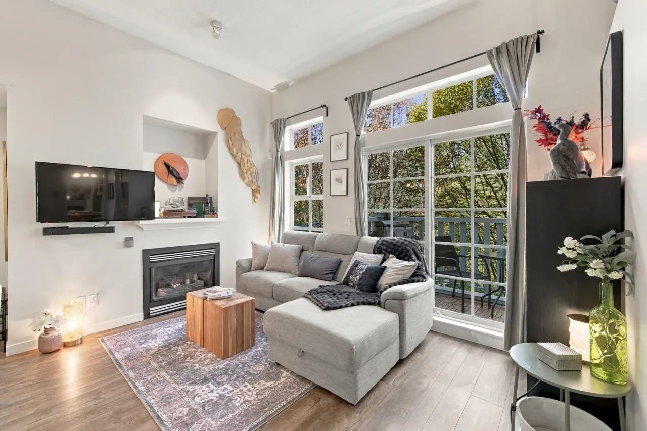137 E 1st Street #401