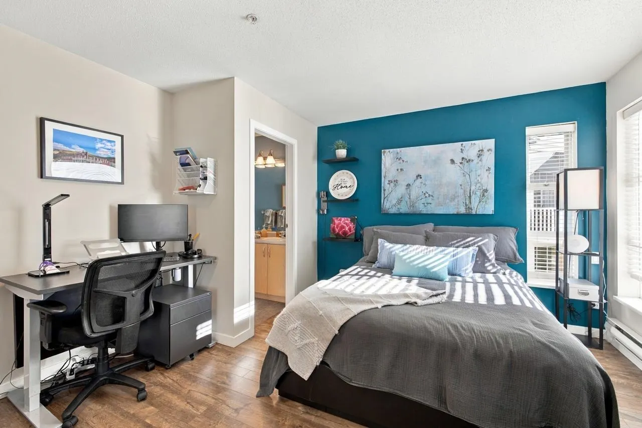137 E 1st Street #401