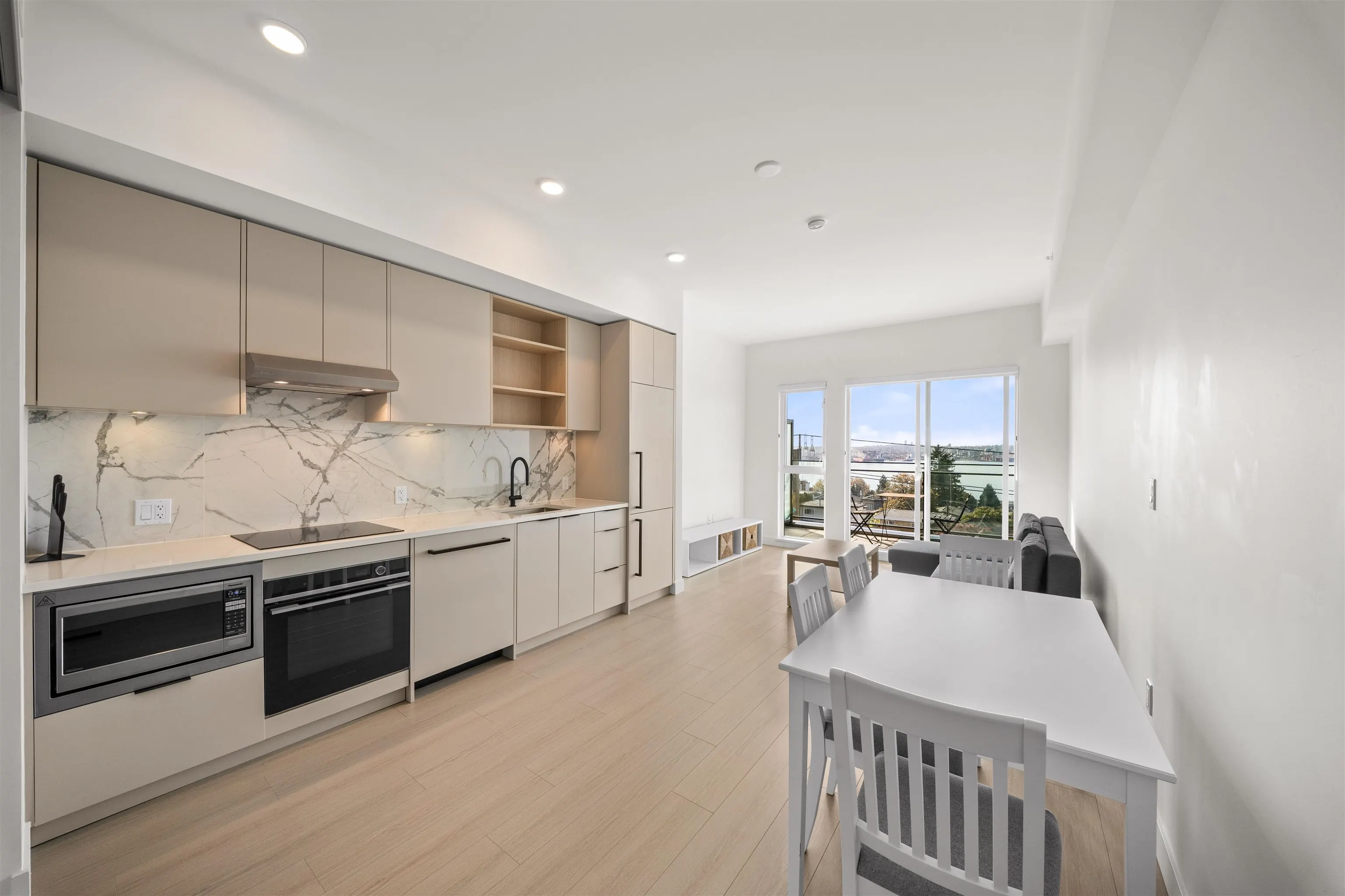 422 E 3rd Street #503