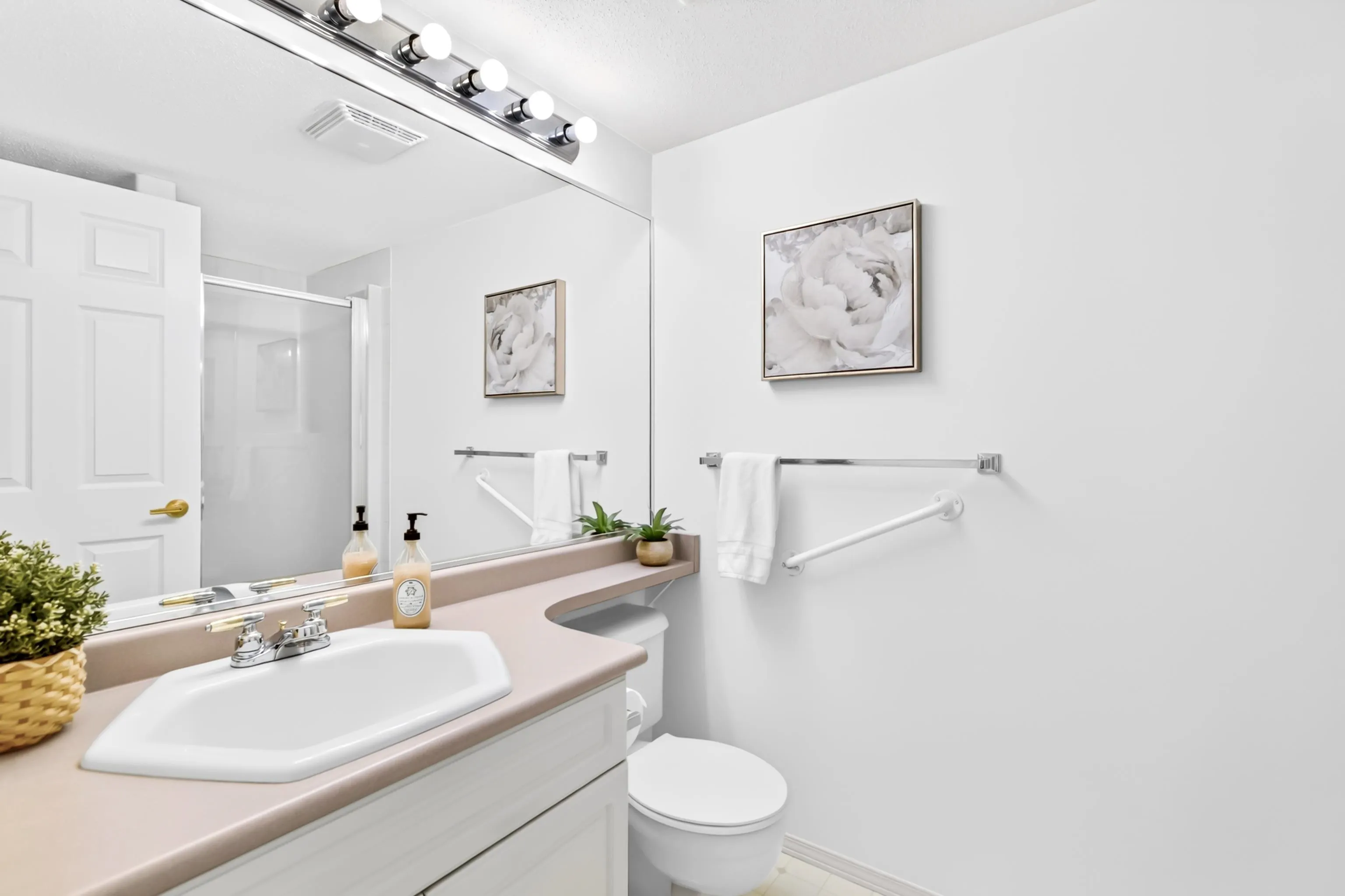 13888 70 Avenue #105