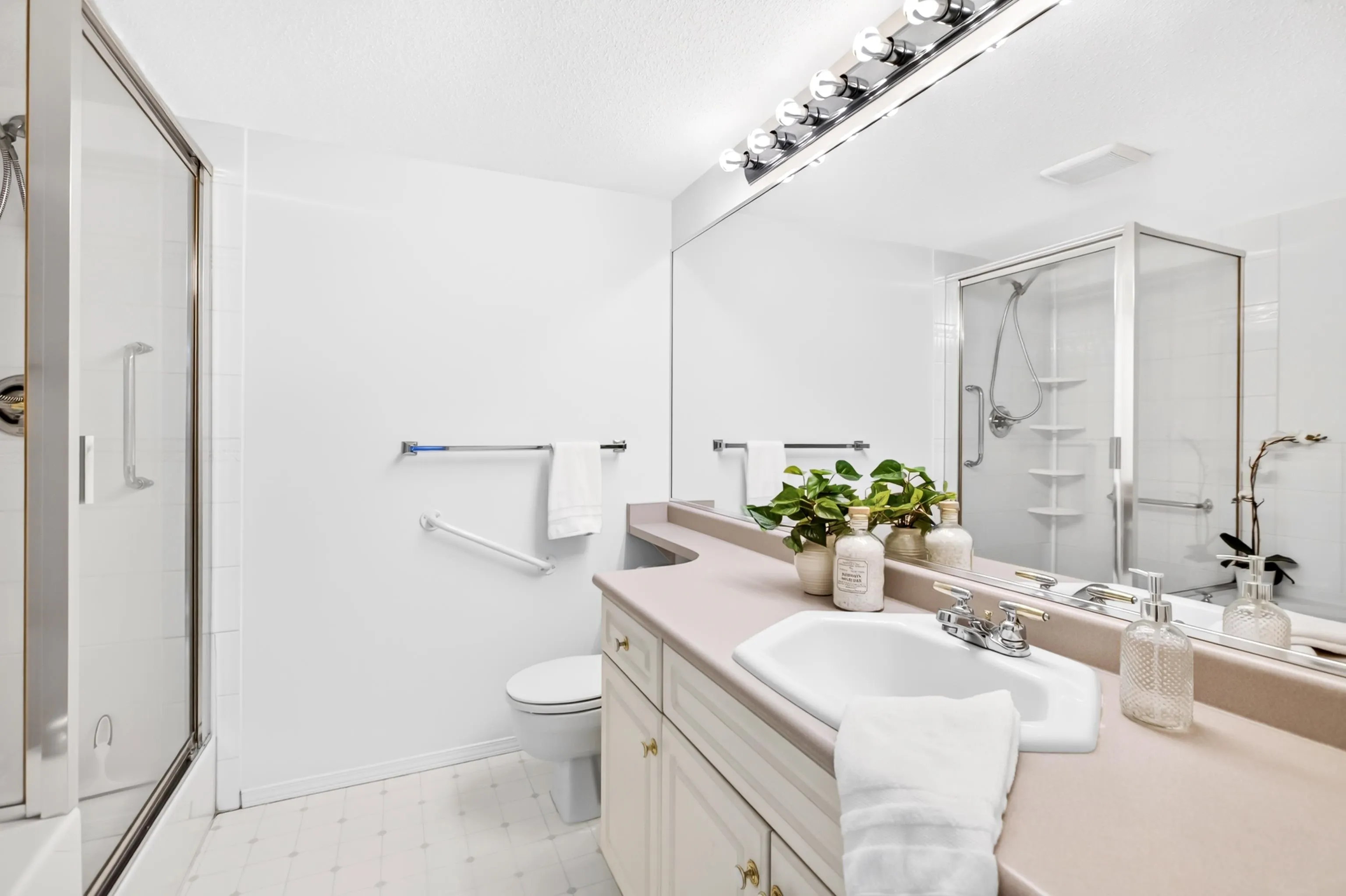 13888 70 Avenue #105