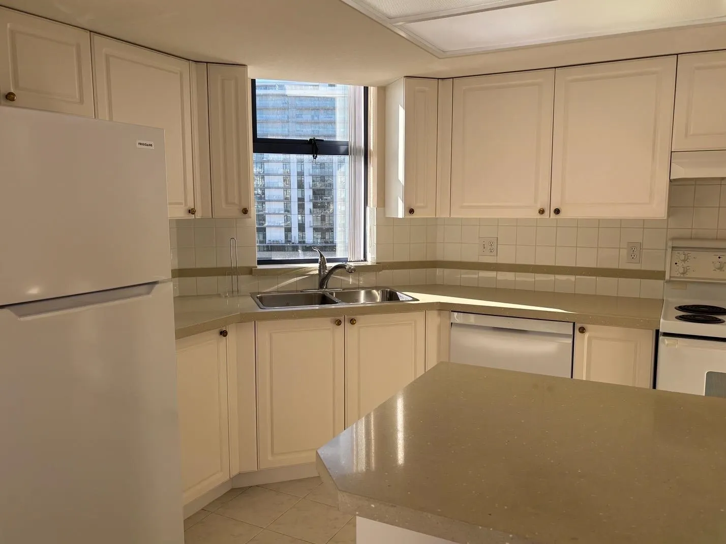 6088 Minoru Boulevard #607