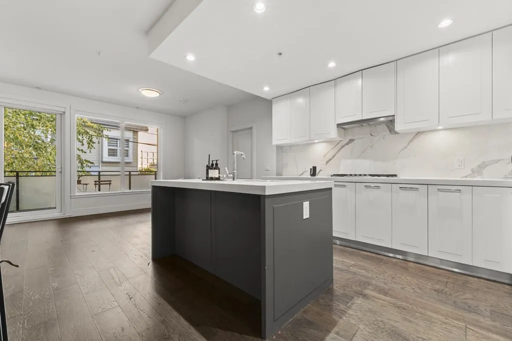 7878 Granville Street #206