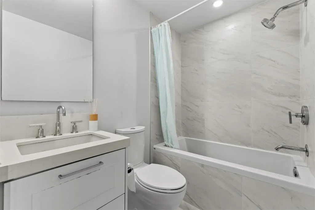 7878 Granville Street #206