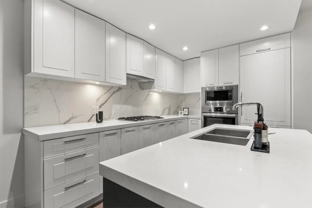 7878 Granville Street #206