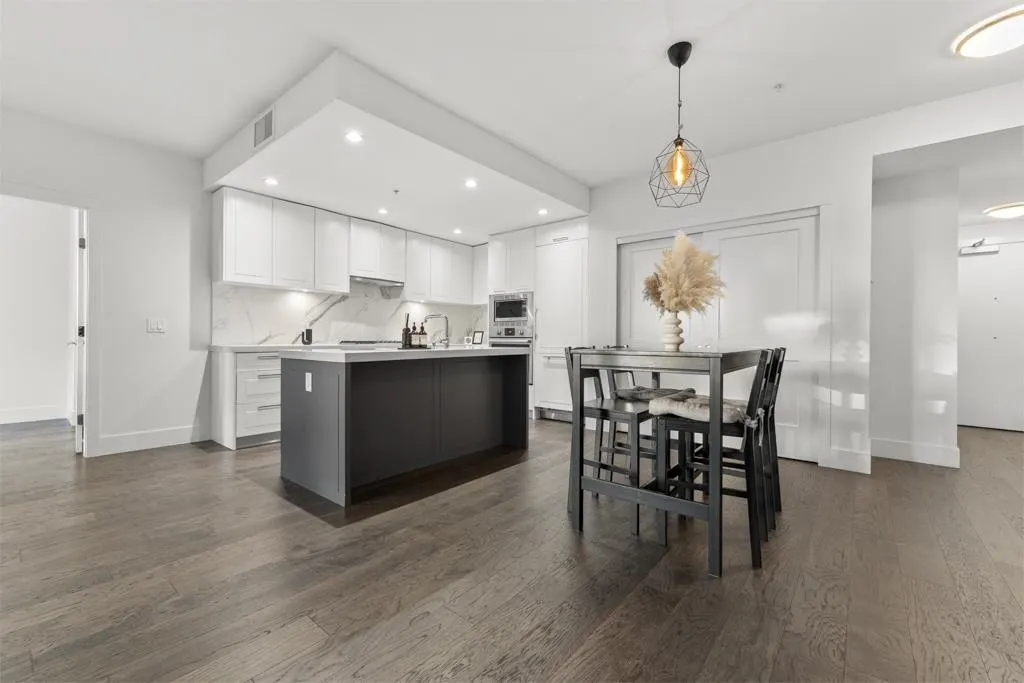 7878 Granville Street #206