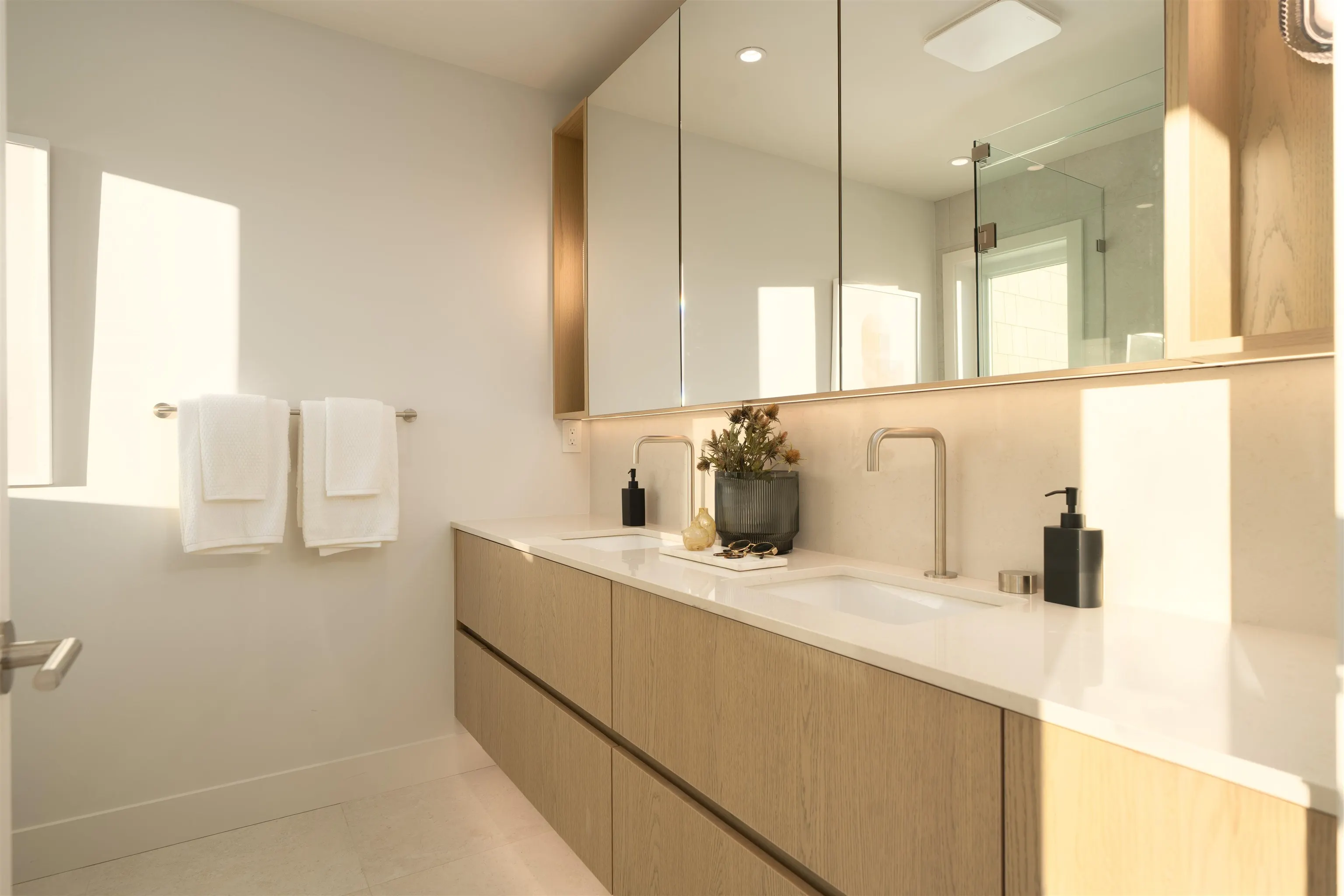 1458 Rosser Avenue #1