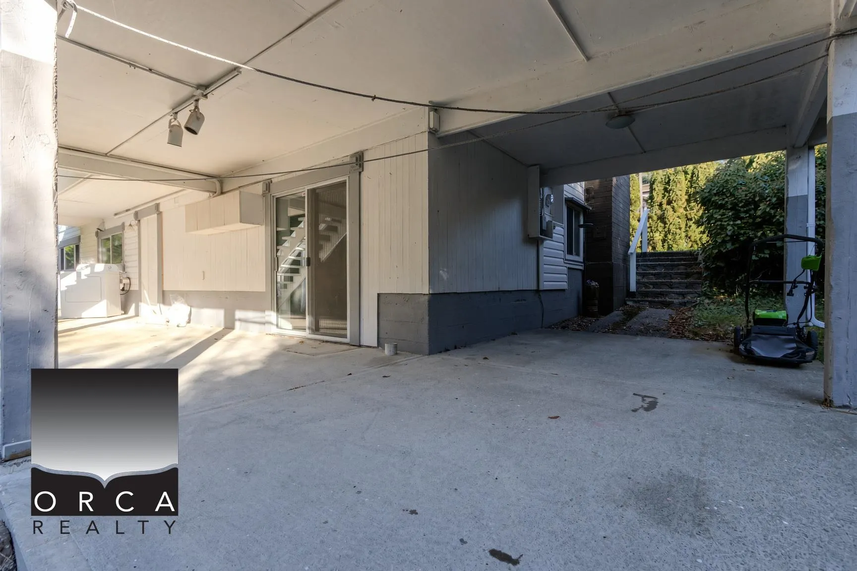 4380 Woodcrest Road