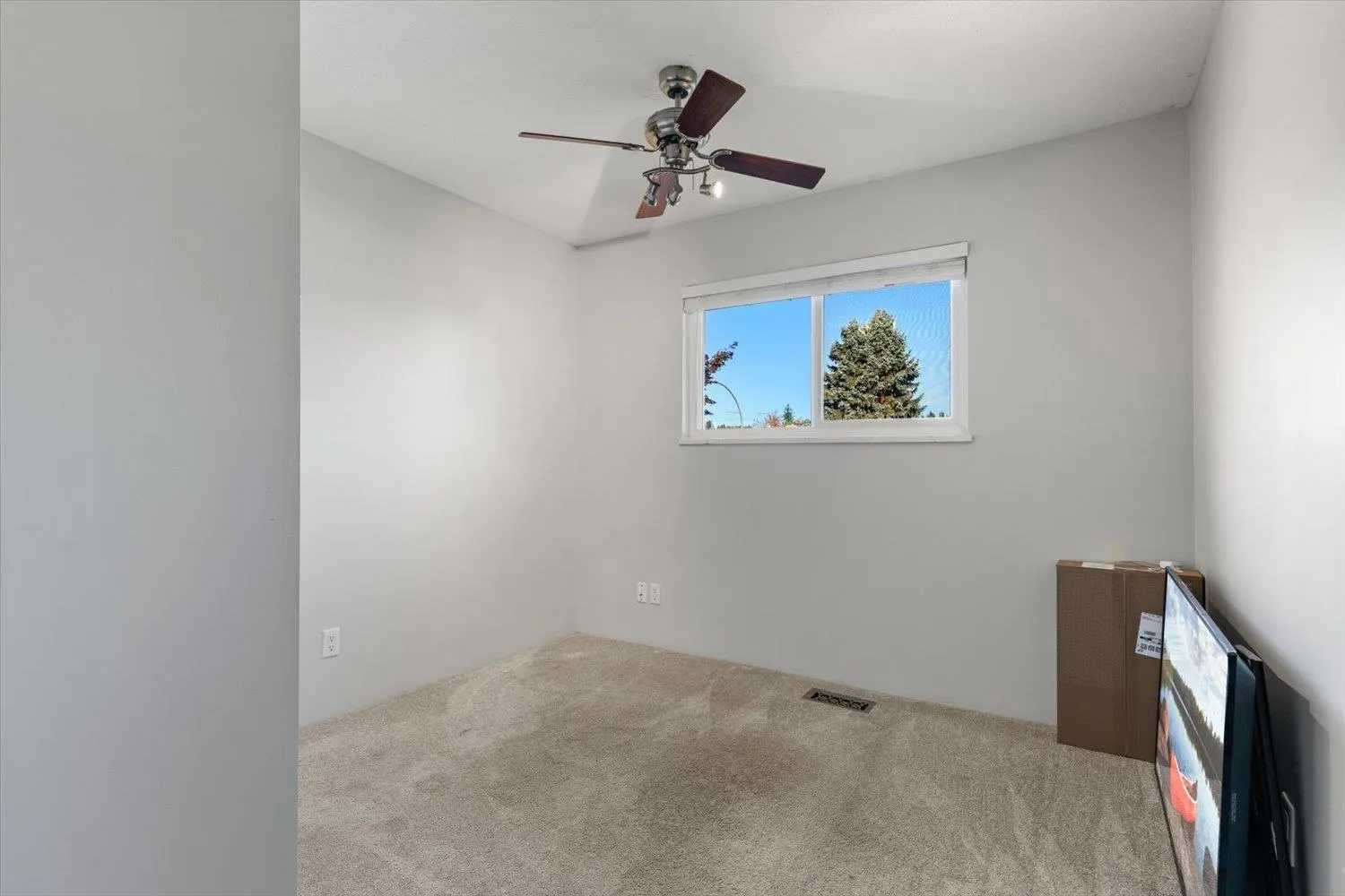33324 Wren Crescent