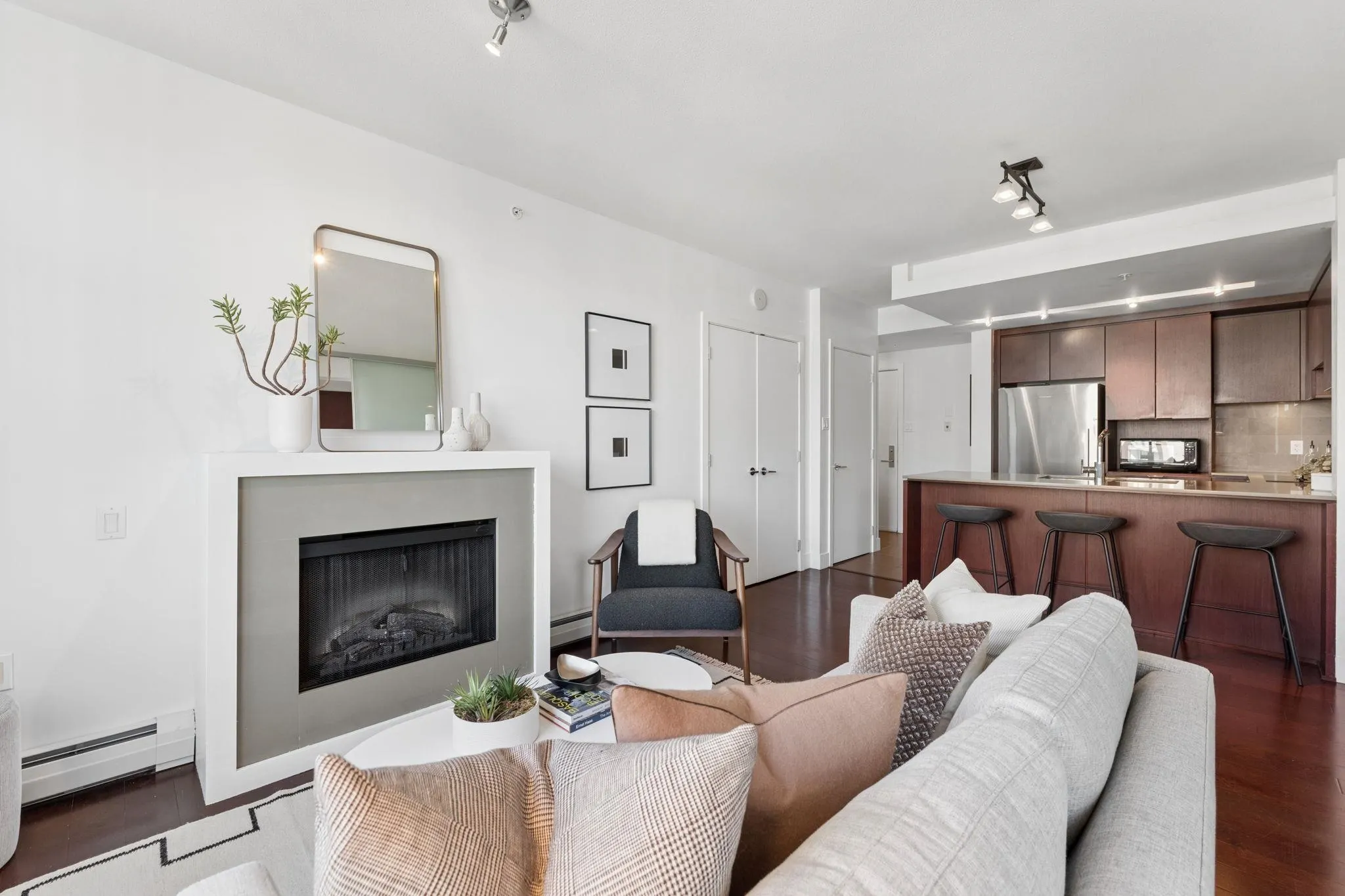 158 W 13th Street #1101