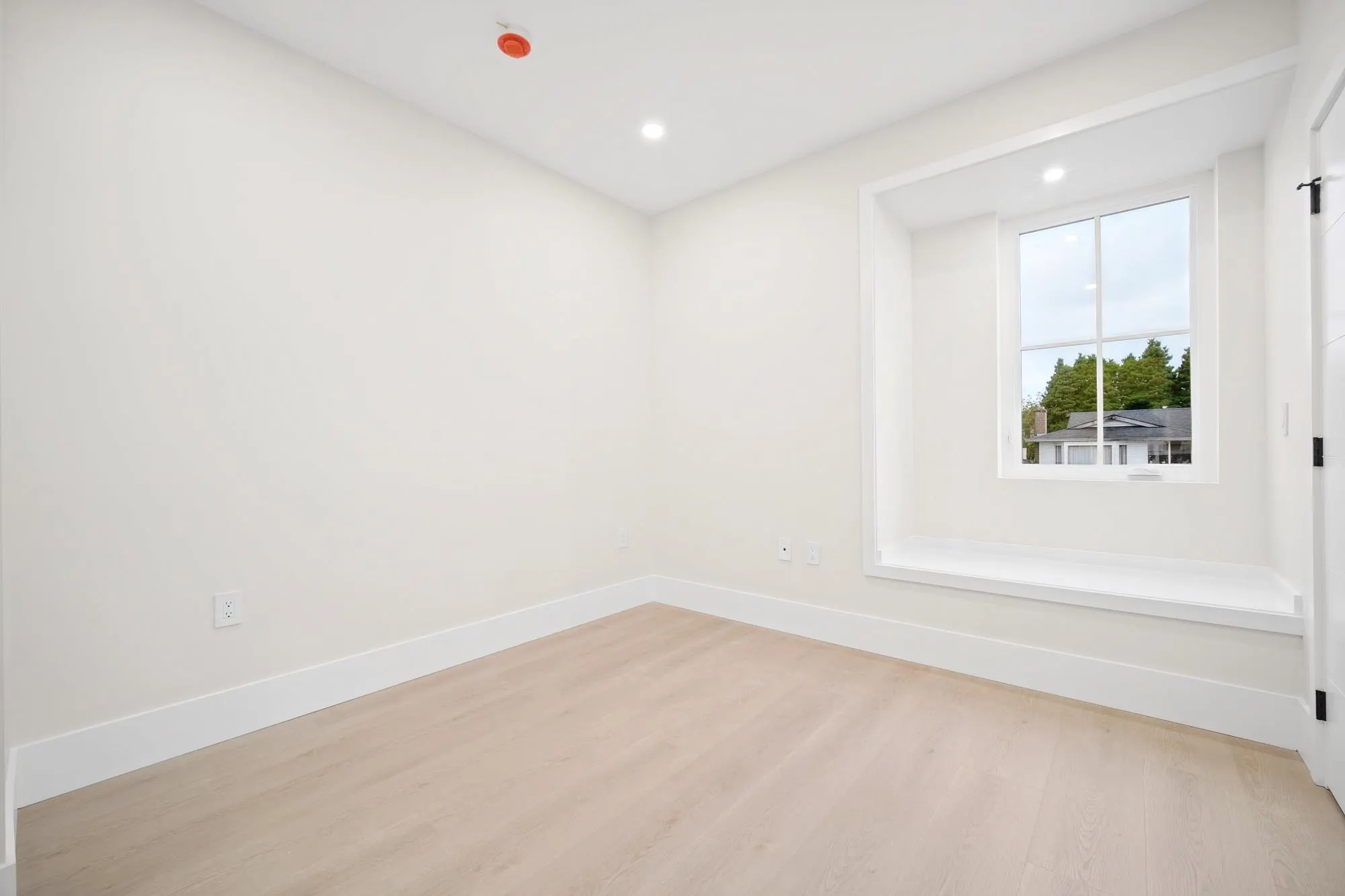 8391 Rideau Drive #1
