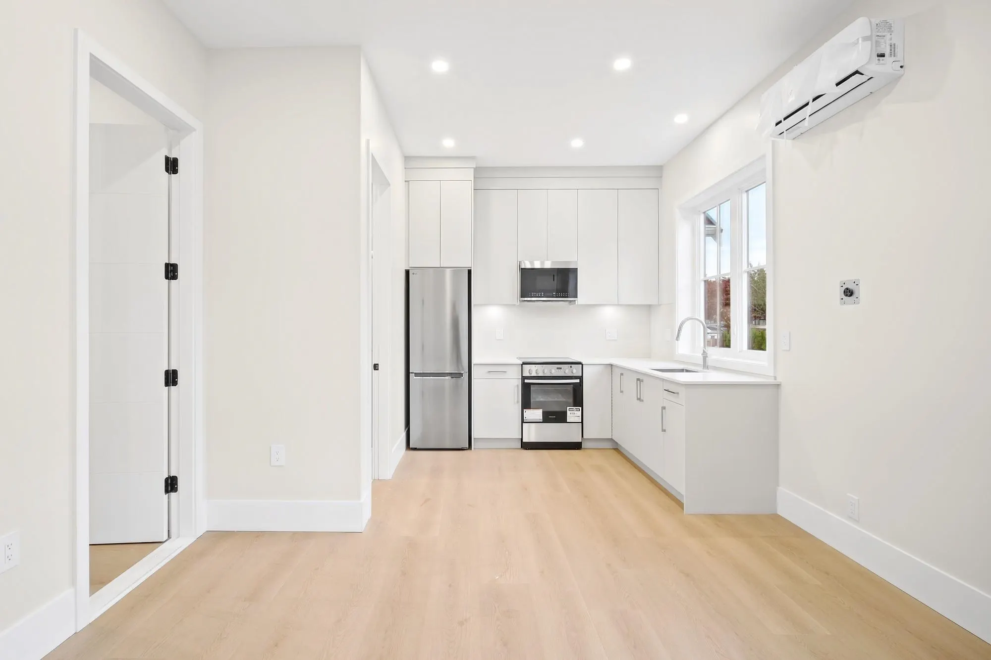 8391 Rideau Drive #1