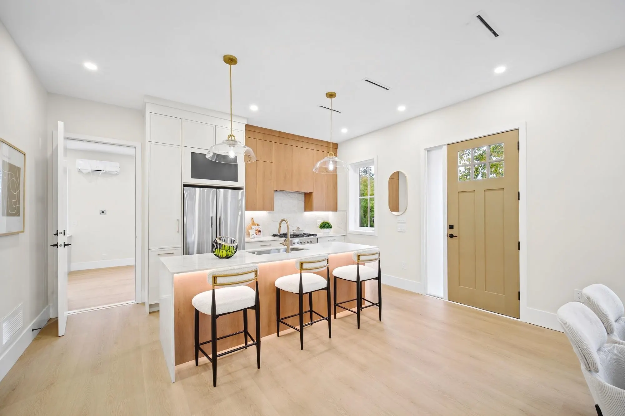 8391 Rideau Drive #1