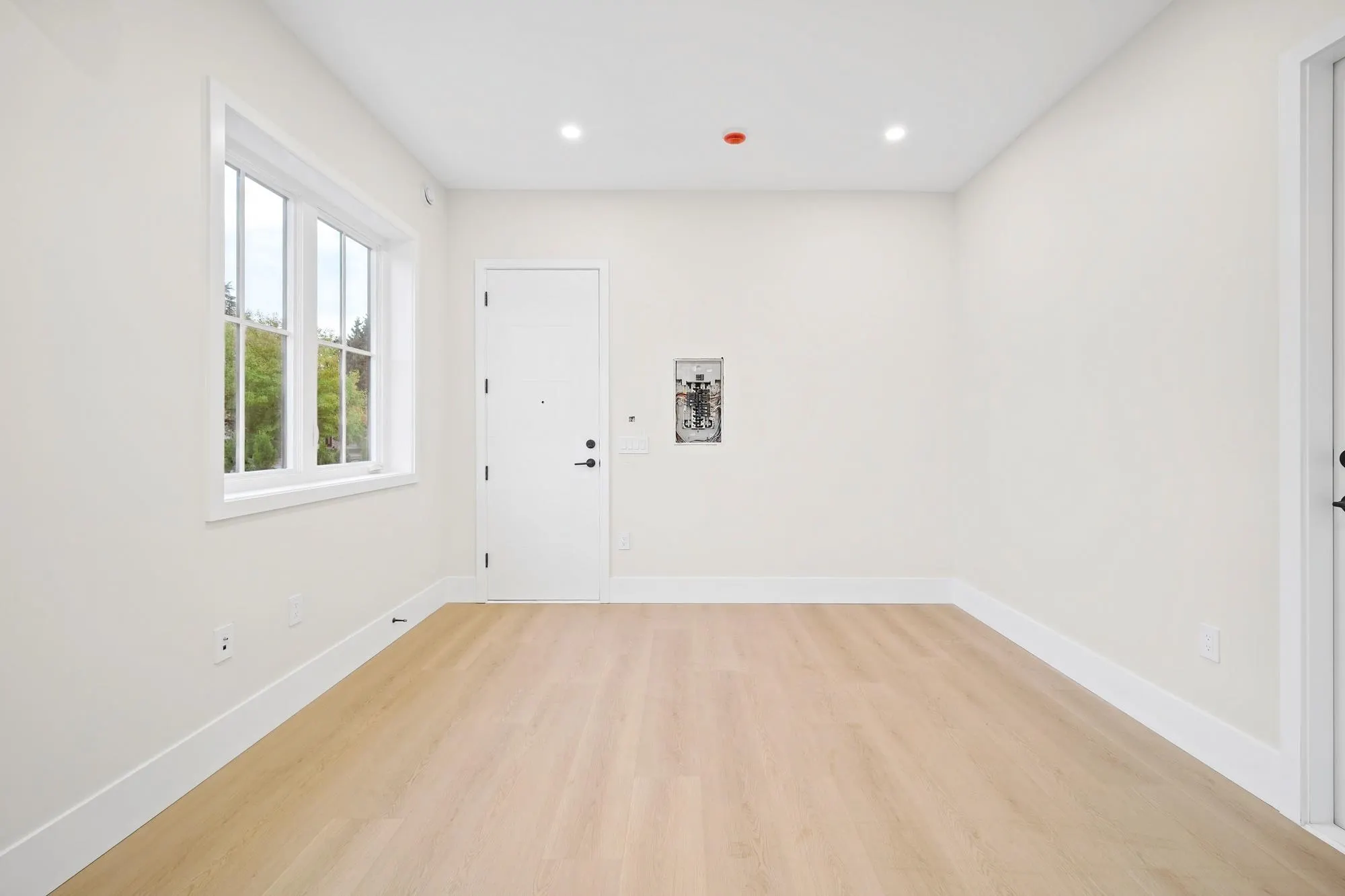 8391 Rideau Drive #1