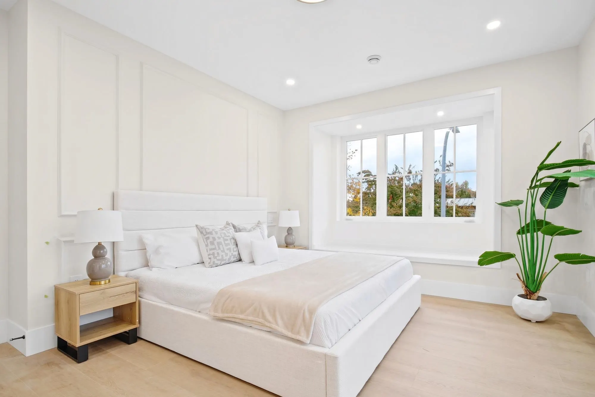 8391 Rideau Drive #1