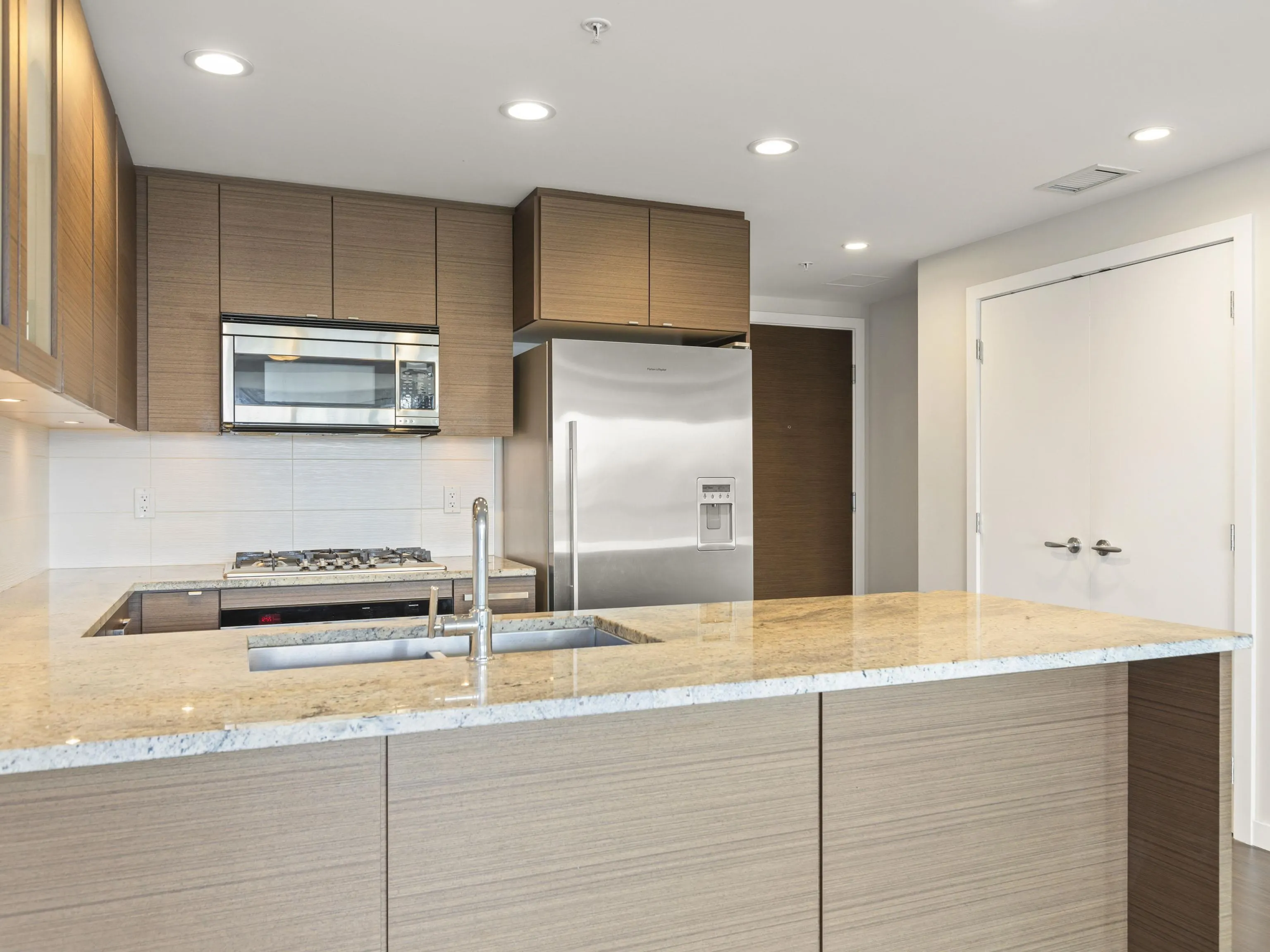 6311 Cambie Street #609
