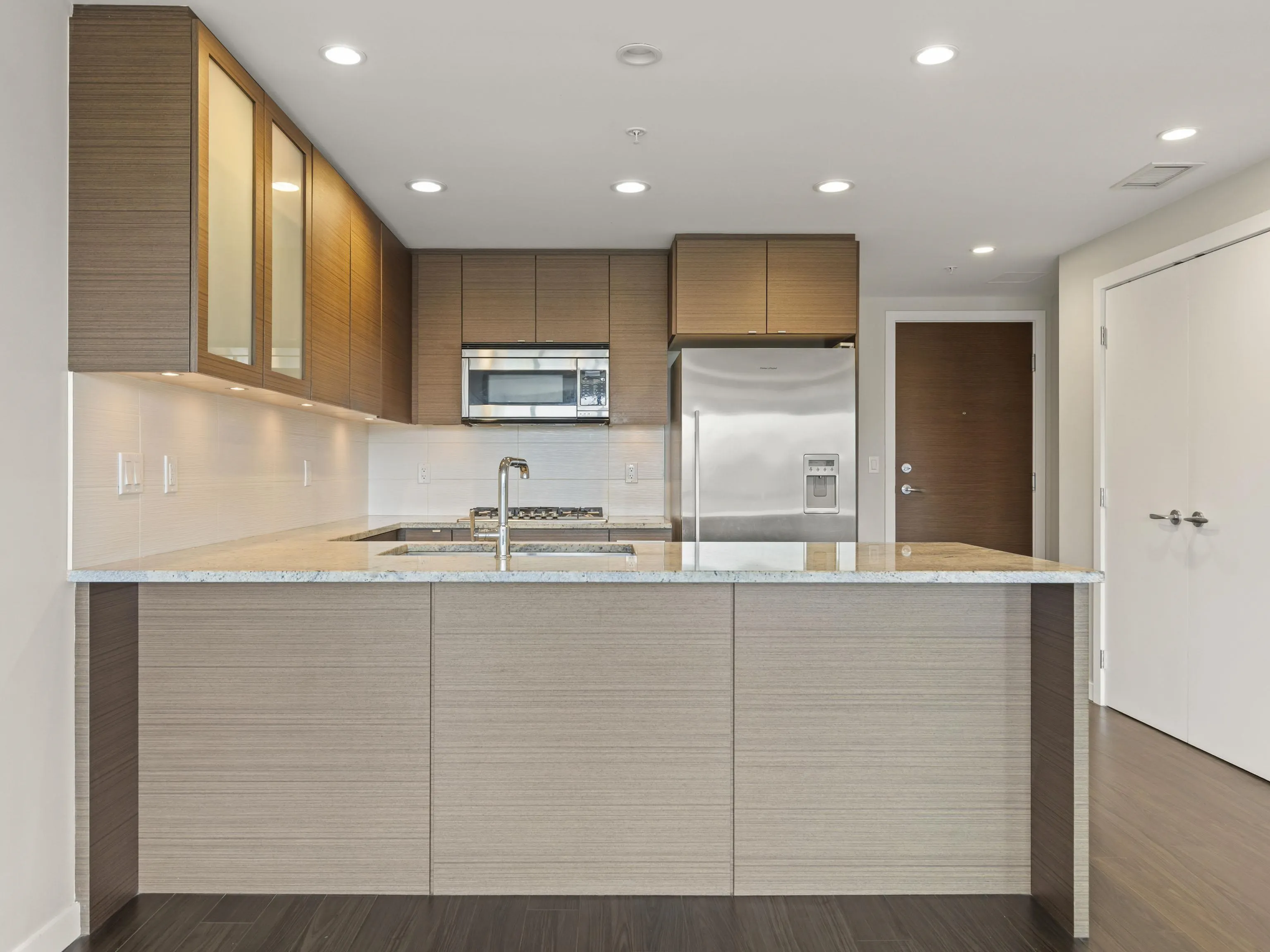 6311 Cambie Street #609