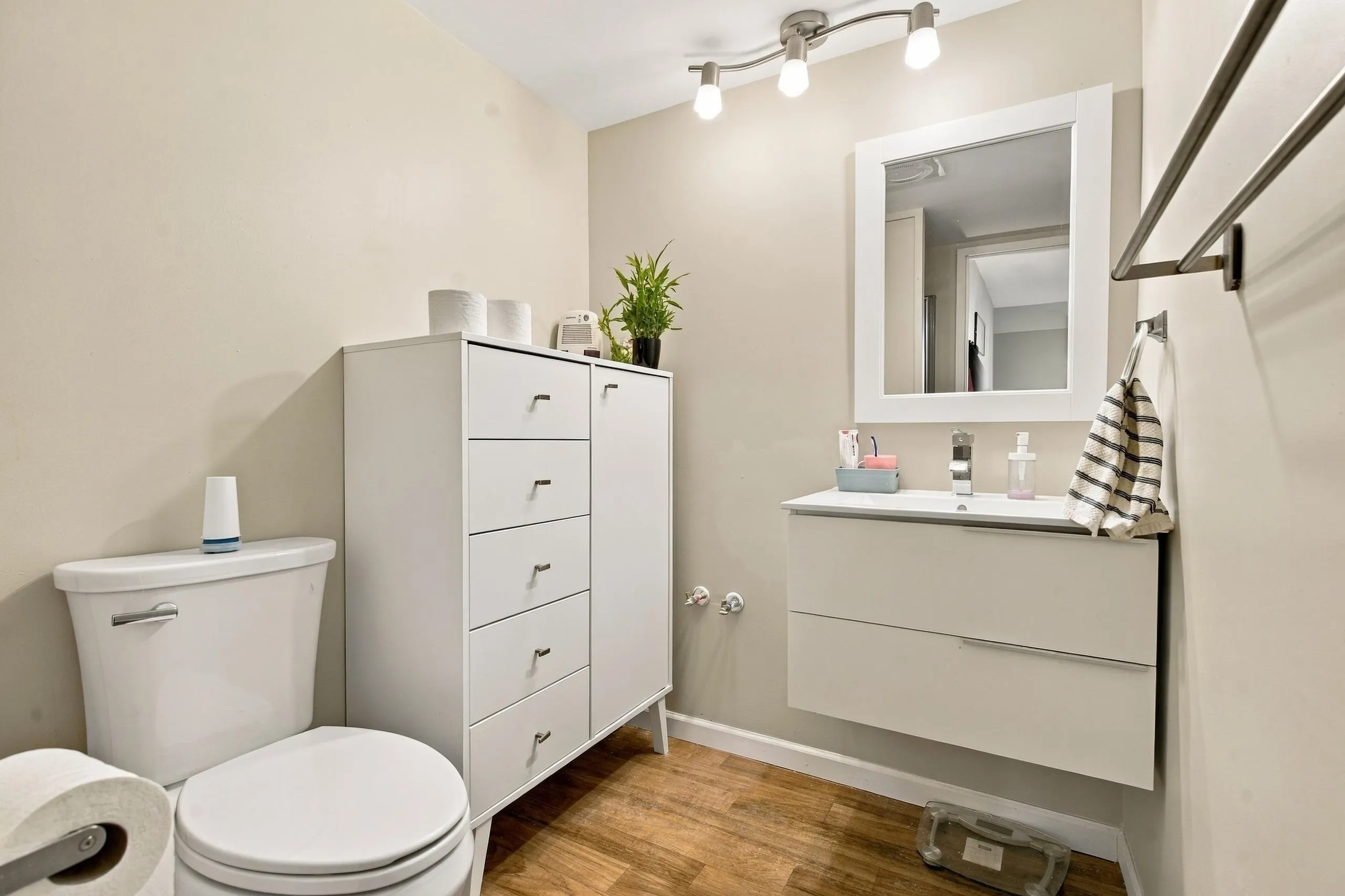 9202 Horne Street #210