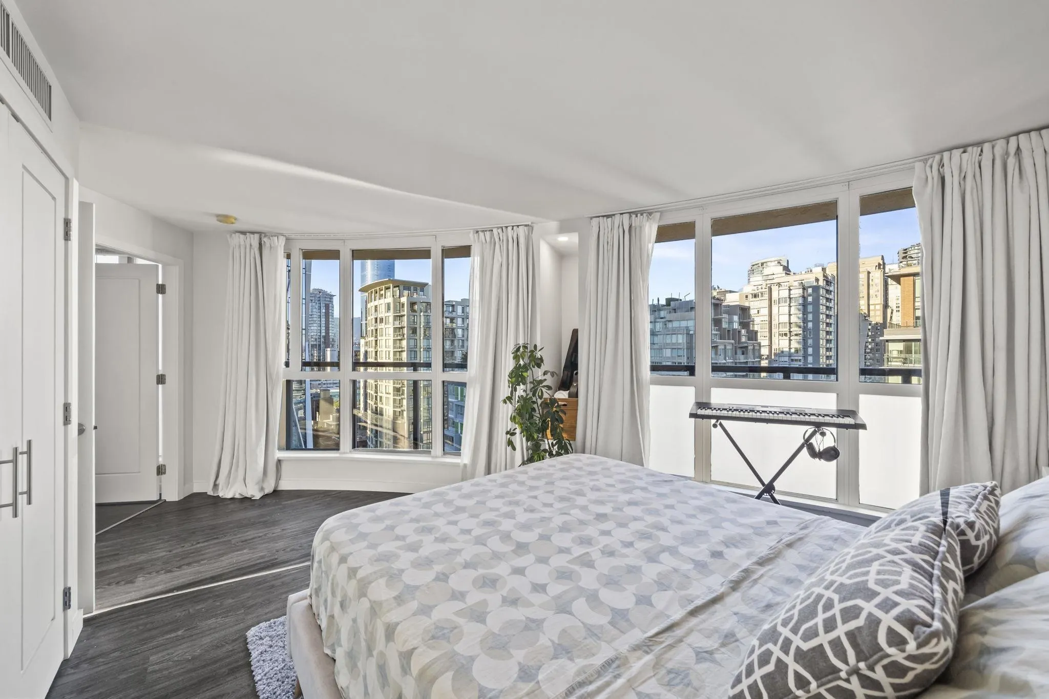 488 Helmcken Street #1704